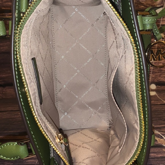 MICHAEL KORS EVERGREEN MULTI MEDIUM HOPE - Picture 8 of 8